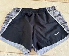 Nike Dri Fit - Large