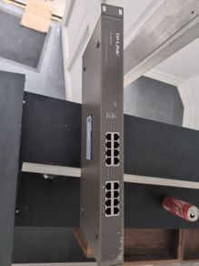 tp link tl-sg1016  16 port rackable switch lead included