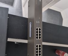 tp link tl-sg1016  16 port rackable switch lead included