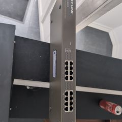 tp link tl-sg1016  16 port rackable switch lead included