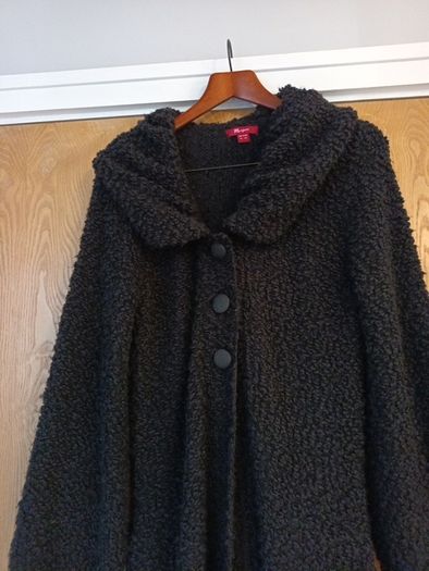 Monsoon Black  Long Boucle Kinit Coatigan.    S. 14.