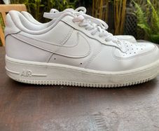 Nike air force size 9