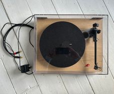 Rega Planar 3 Turntable