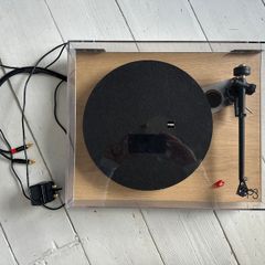 Rega Planar 3 Turntable