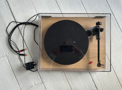 Rega Planar 3 Turntable