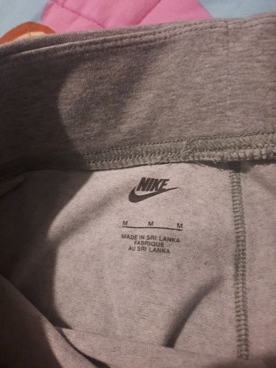 Grey Nike leggings