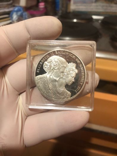 2013 Guernsey 5 Pounds- Coronation   500 MINTED ONLY