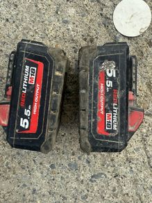milwaukkee 2x5.5 amp batterys
