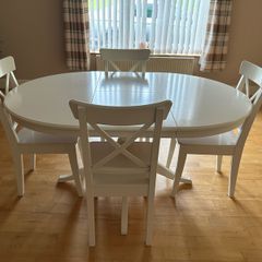 Extendable Table & Chairs