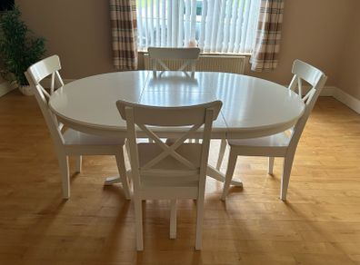 Extendable Table & Chairs
