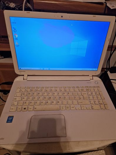 Toshiba Sattelite 15.6 inch Laptop, i3 Core, 4GB Ram, 1 Terrabyte HDD, White, Windows 10 Home