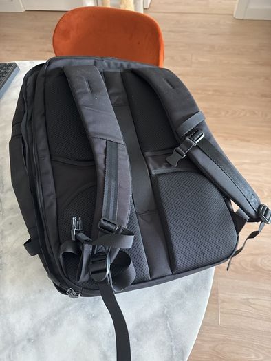 Tomtoc 40l backpack black