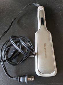 Remington hair straightener !! 120V !!