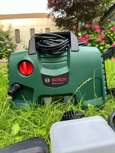 Bosch EasyAquatak 120 Pressure Washer FULL KIT