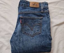 Vintage levis 518 skinny Size 28/31 zip fly in excellent condition