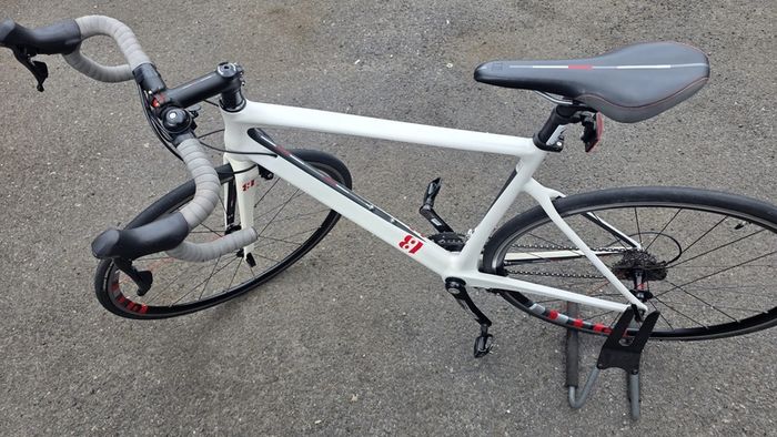 Intuition 13 Carbon Road Bike    Like New