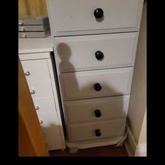 chest of drawers