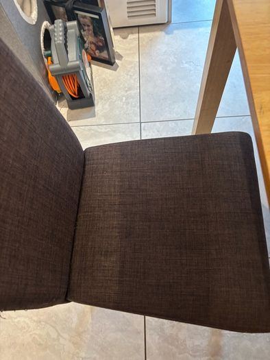 Beautiful Table & 6 Chairs