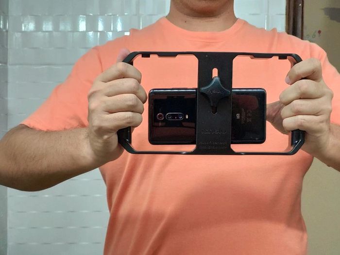 BRAND NEW smartphone Video Rig Hand Grip Filmmaking Case Phone Video Stabilizer Handheld Tripod Mount for iPhone Android