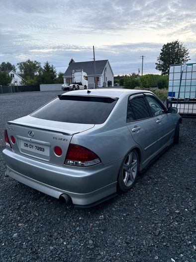 2005 Lexus Is