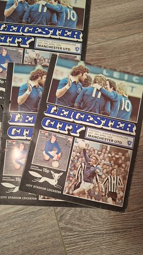 Vintage Leicester v Man Utd 1976 Match programme x10