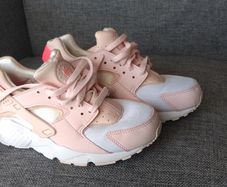 Pink Nike Huarache size 5 uk, 5.5 us y, 38eu