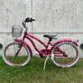 Child's Girls 20" bicycle our generation Image 3