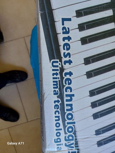 Bontempi System 5 Plus, 61 Professional key keyboard, Model No PM-746, with charger, headphones, songbooks,music sheet stand, new, never used
