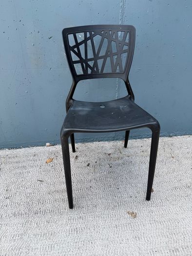 Set of 4 Black Modern Plastic Dining/ Stacking Chairs