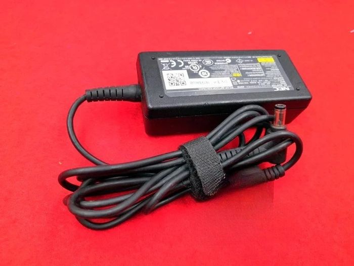 NEC 19V 2.1A 40W Laptop Charger ADP-40ED A Power Supply 5.5 2.5mm Tip Adapter (Original/Used)