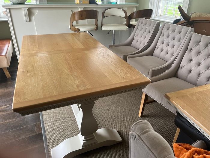 Fabulous Table & 8 Chairs