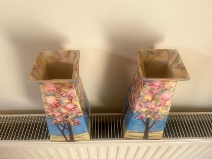 Pair of 1930s T. Lawrence Falcon Ware Marguerite Art Deco Vases