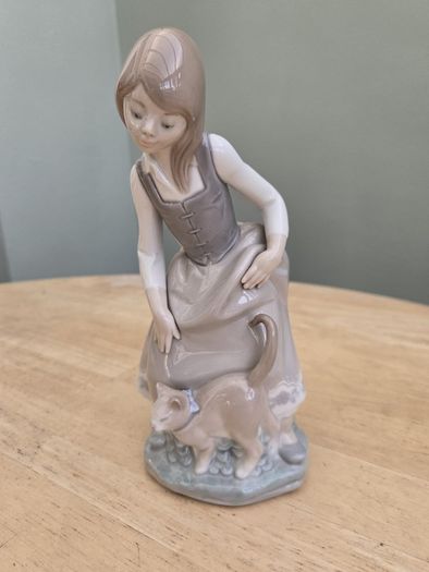 Vintage Genuine  Lladro Girl & Cat Figurine