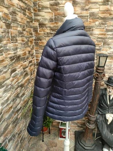 Beaumont Amsterdam ladies down light weight puffer jacket  Size Small 38 EU Full zip 2 zip pockets  Great winter jacket  Measurements in the photos