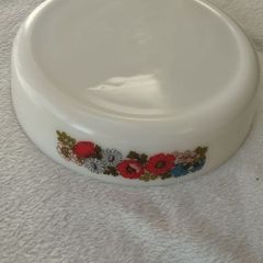 Vintage pyrex dish "Poppy Pattern"