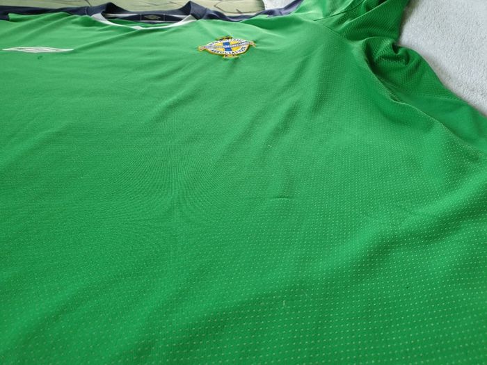 Northern Ireland Football Club Home Jersey 2004 to 2005 Extra Large Adult Umbro XL
