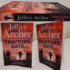 Traitors gate by Jeffrey Archer