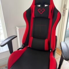 High quality office game chair. Super ergonomic.