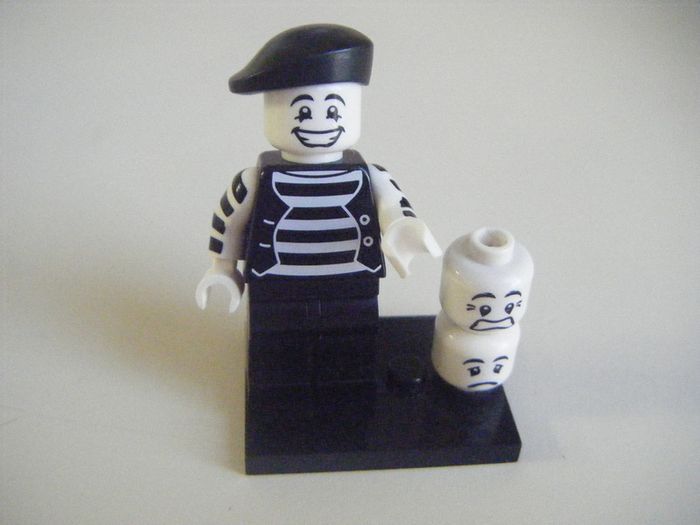 LEGO Mini Figure. Series 2.