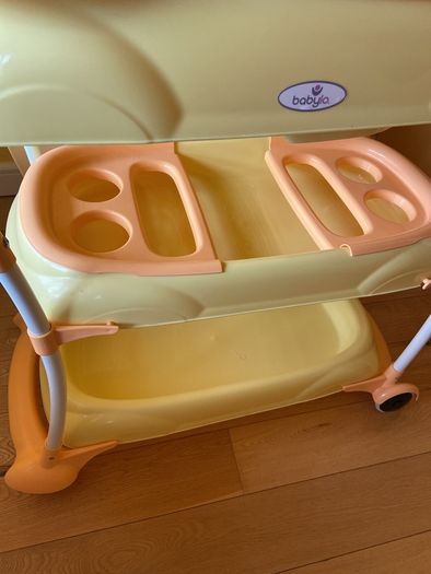 bath and changing unit