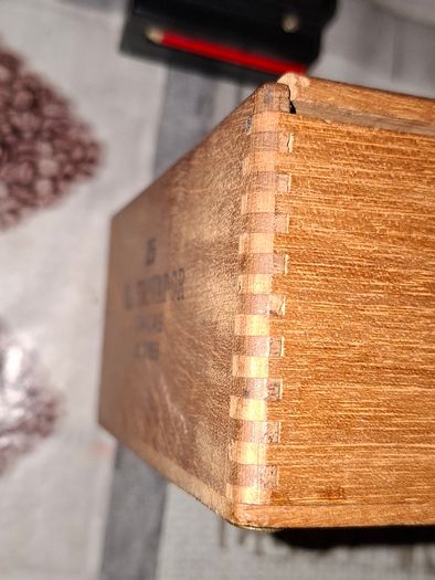 Old Empty Wooden Cigar Box for El Trovador Cigars Made In Jamaica, Postage Available or Collection,