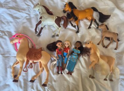 Spirit Riding Free Dolls and Horses Bundle  3 Dolls  and5 Horses