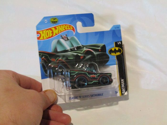 Hot Wheels Batman Classic TV Series Batmobile Tooned Green Blue Diecast Car Brand New Sealed