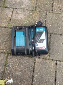 makita charger