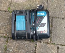 makita charger