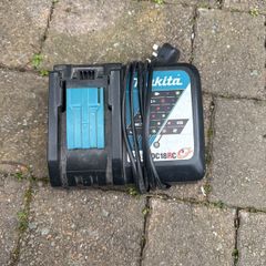 makita charger