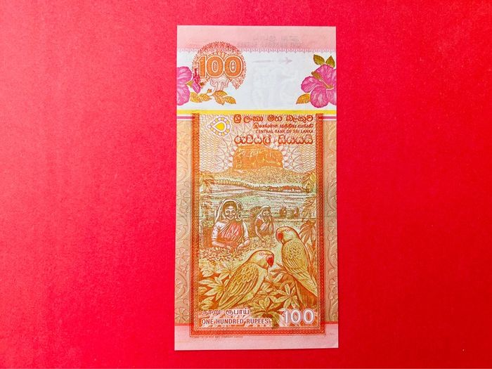 Sri Lanka  100  Rupees. 2001   . Pick  111b.  ( Uncirculated )
