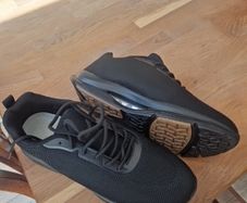 brand new black runners size 41
