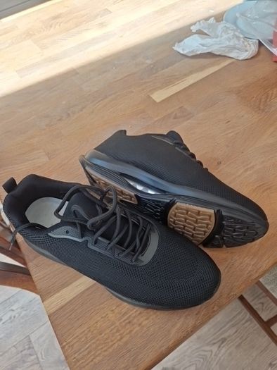 brand new black runners size 41