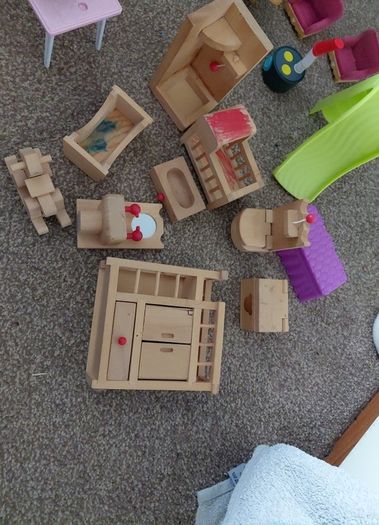 dolls house furniture